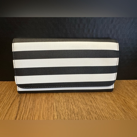 KUT From The Kloth Slim Striped Wallet Purse Black & White Vegan Leather NIB - Picture 6 of 7